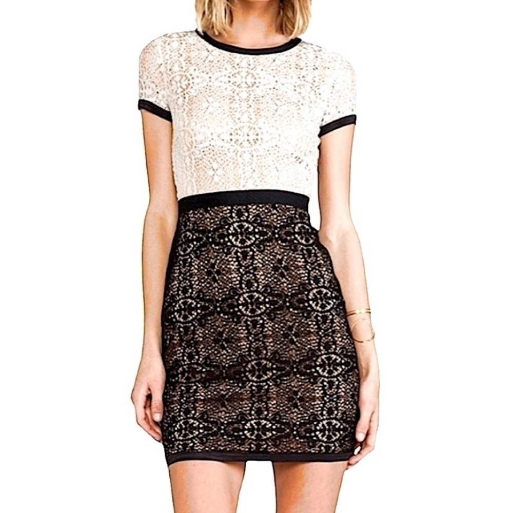 Adrianna Papell Women Lace Plus Size Dress sz 14W